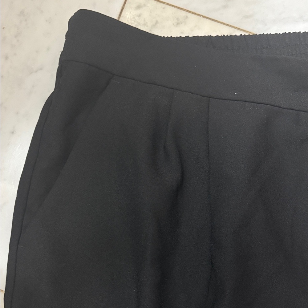 GAP Black dress pants fabric jogger with knit ankle cuff - Picture 2 of 7